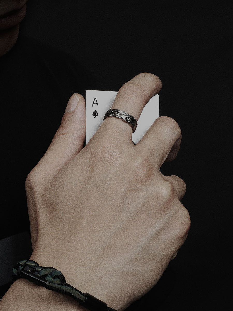 Anello con nodo celtico
