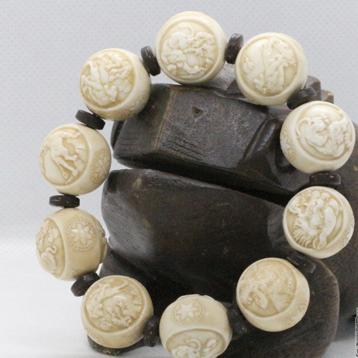 Carved Tiger Patterns Antler Bead Bracelet
